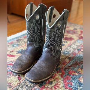 Kids cowboy boots, size 5.5 (big kids)